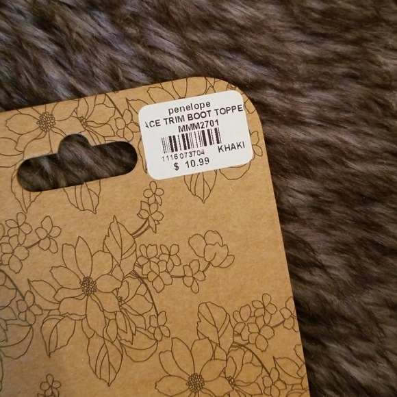 ADD ON! Lace trim boot toppers - Picture 3 of 3